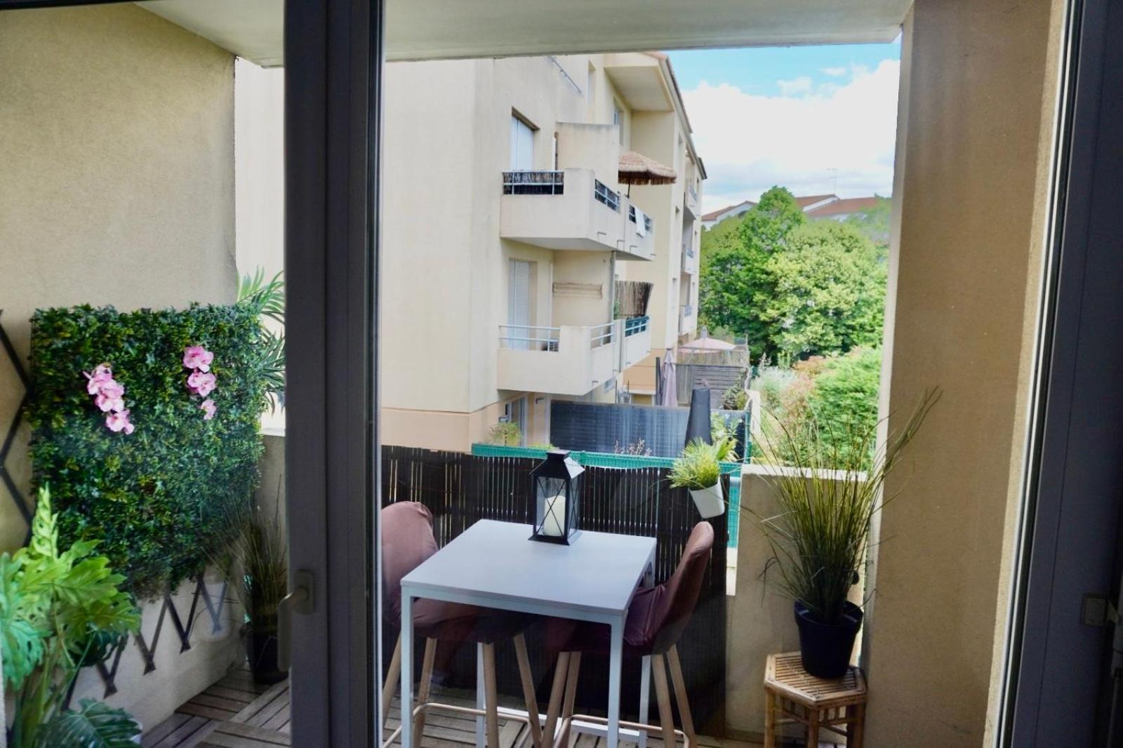 Apartment T2 Lumineux Et Piscine